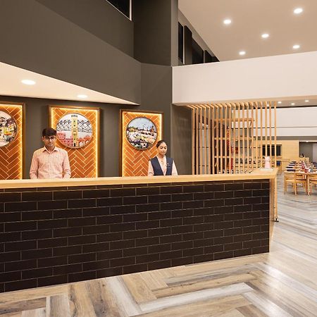Ahmedabad Vastrapur Hotel Ngoại thất bức ảnh