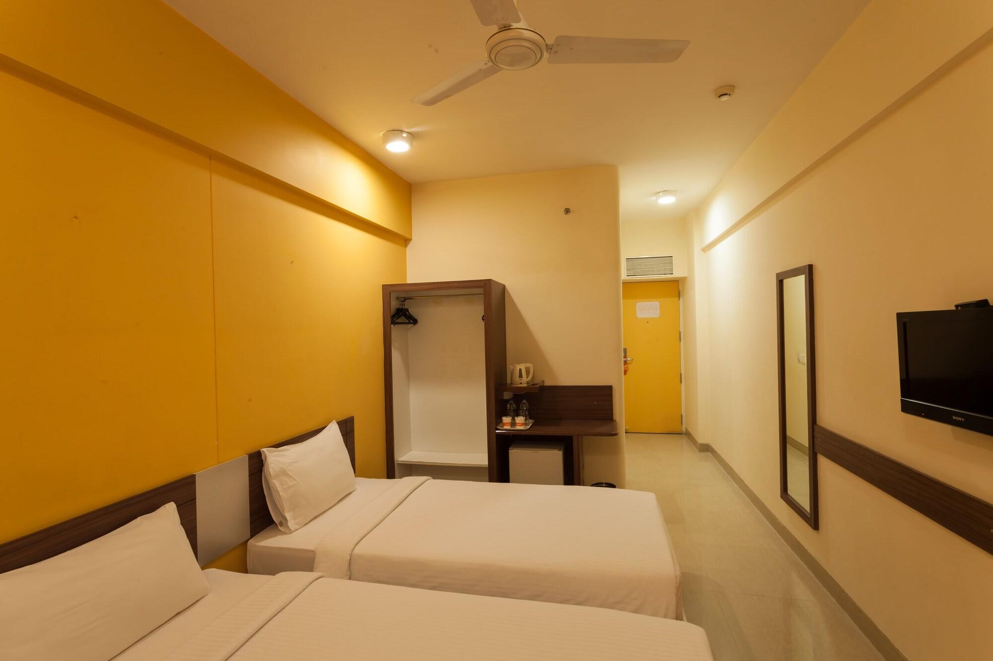Ahmedabad Vastrapur Hotel Ngoại thất bức ảnh